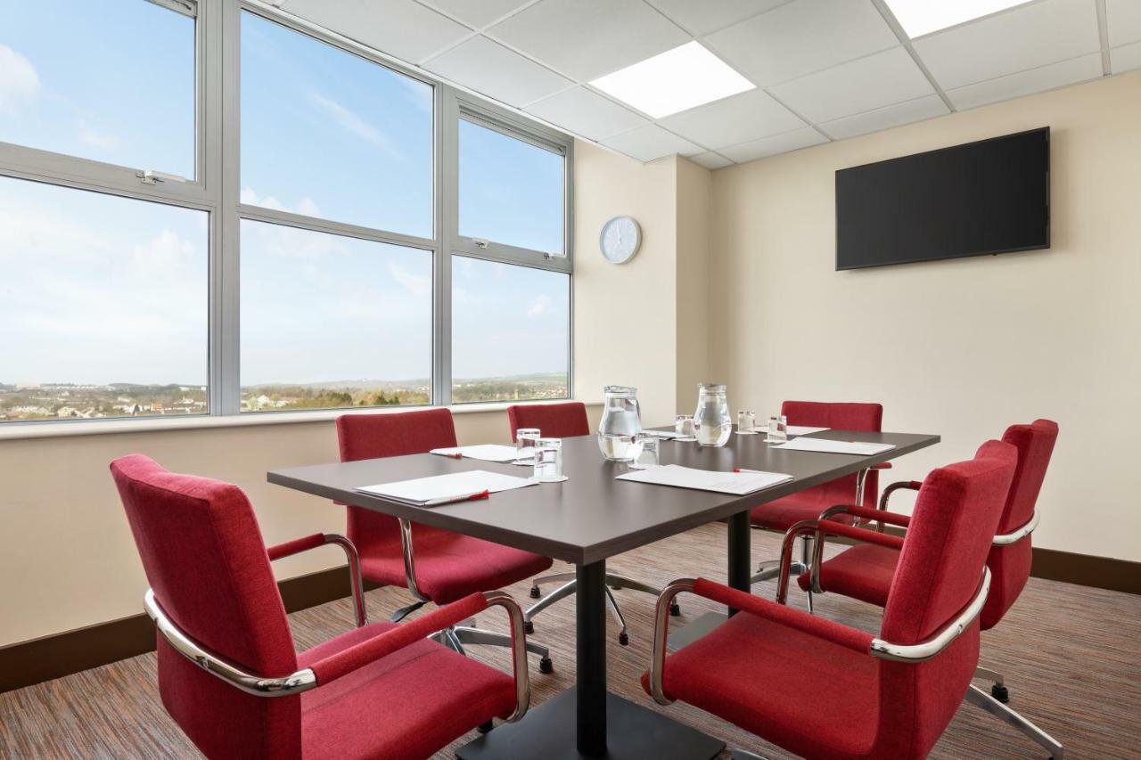 Ramada East Kilbride Hotel Ngoại thất bức ảnh