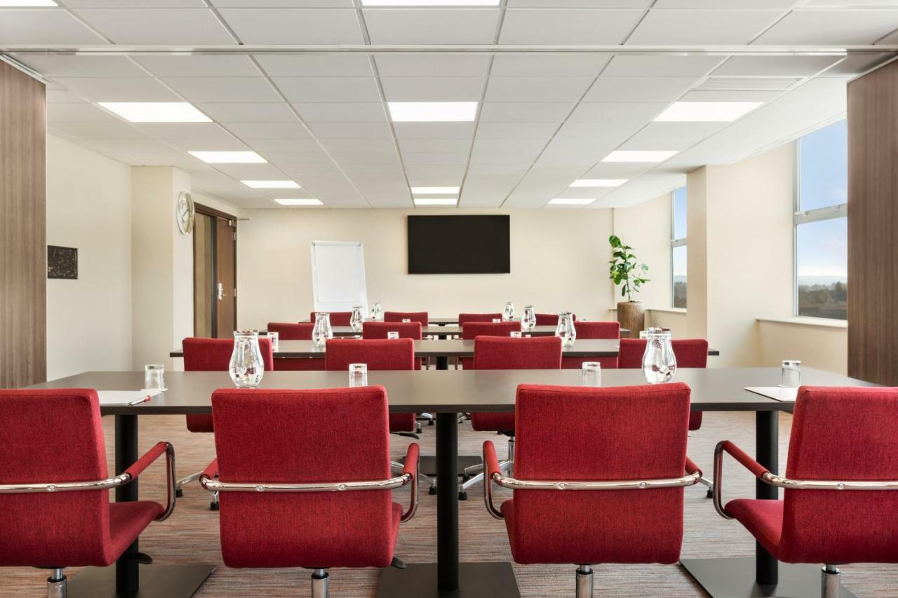 Ramada East Kilbride Hotel Ngoại thất bức ảnh