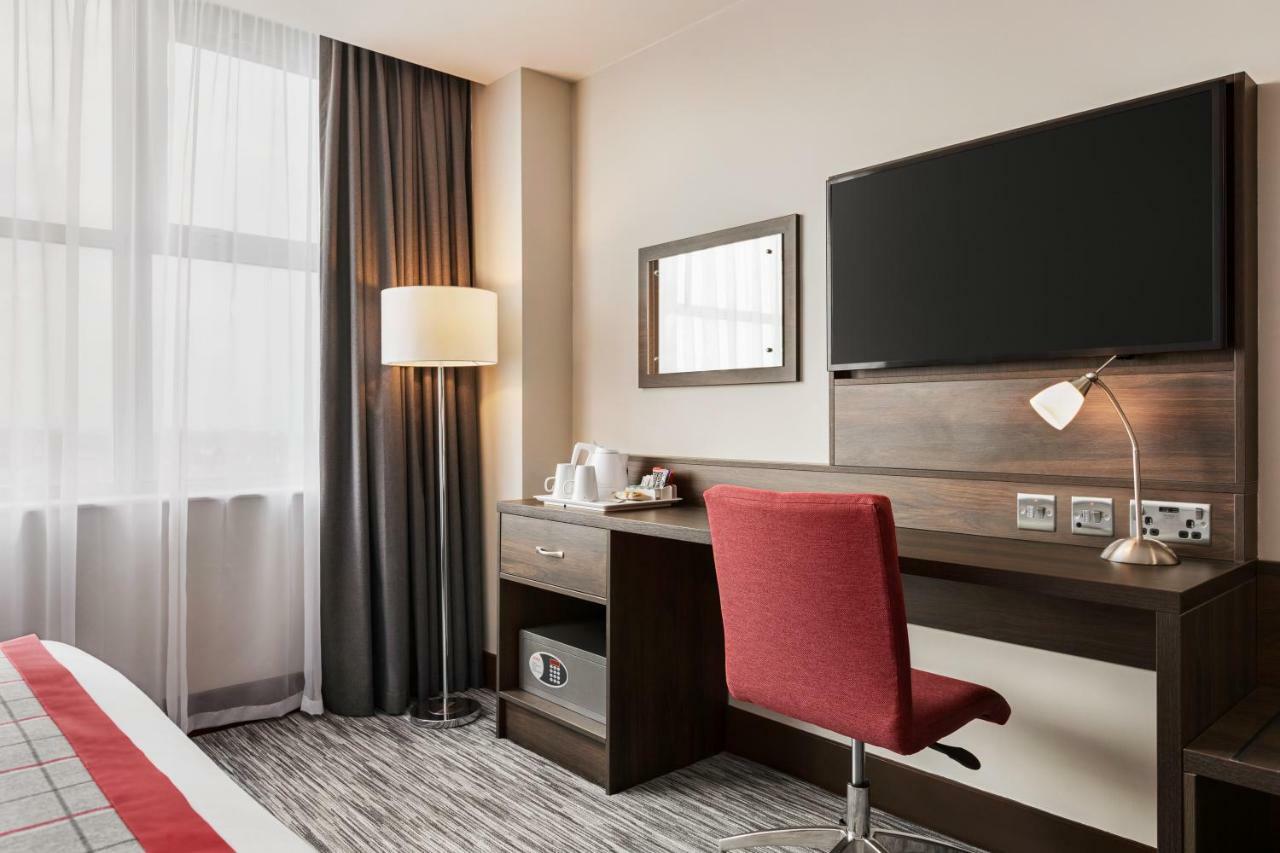 Ramada East Kilbride Hotel Ngoại thất bức ảnh