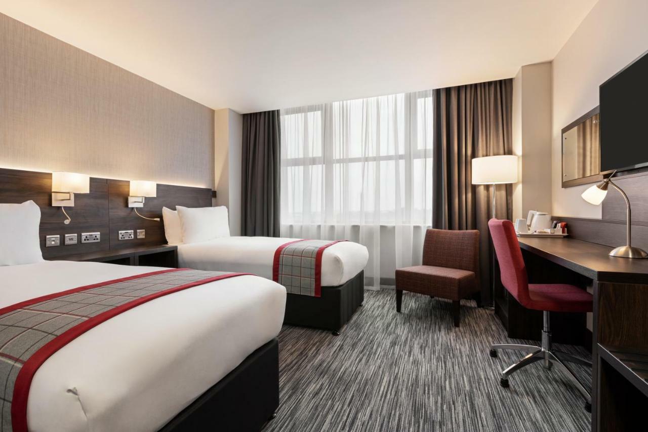 Ramada East Kilbride Hotel Ngoại thất bức ảnh