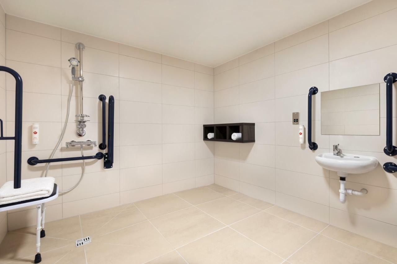 Ramada East Kilbride Hotel Ngoại thất bức ảnh