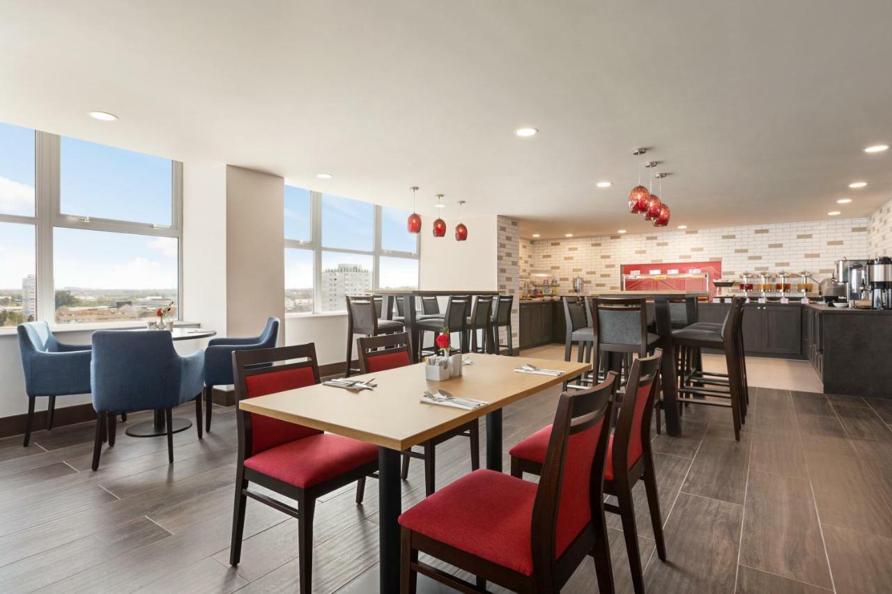 Ramada East Kilbride Hotel Ngoại thất bức ảnh