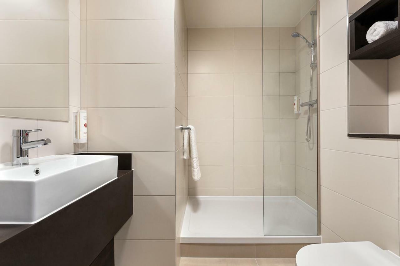 Ramada East Kilbride Hotel Ngoại thất bức ảnh